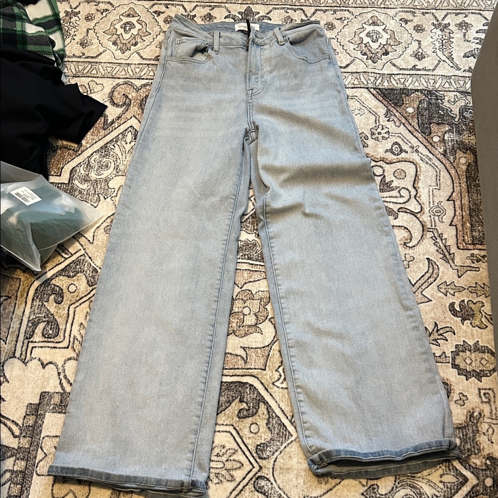 Light Wash Wide Leg Jeans - Women